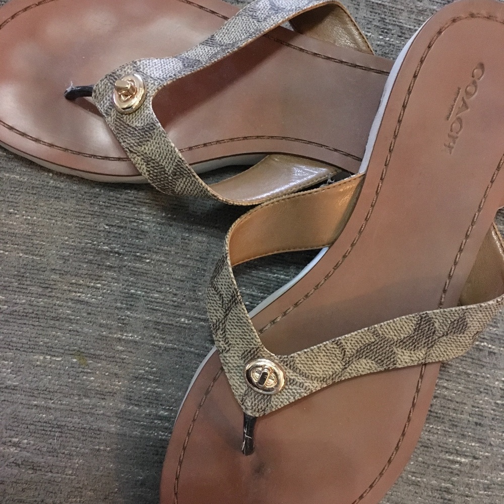 Coach size 8.5 flip flops